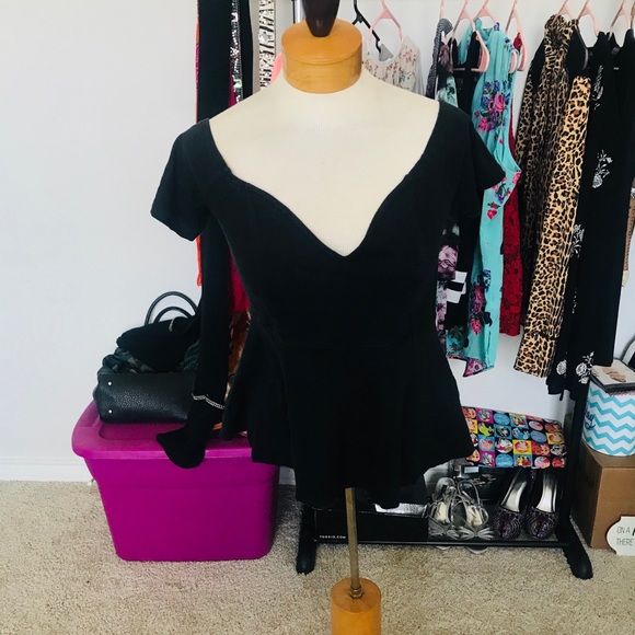 Free People Tops - Free People off should top